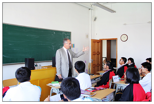 说明: http://www.newvision-optical.com/news/photo/2012_091702.jpg