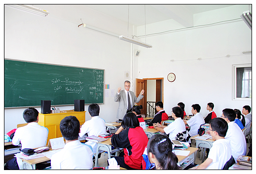 说明: http://www.newvision-optical.com/news/photo/2012_091703.jpg