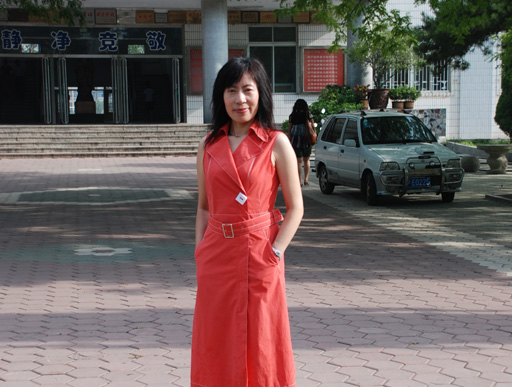 说明: http://www.newvision-optical.com/teacher-info/personal%20info/photo/yulei.JPG