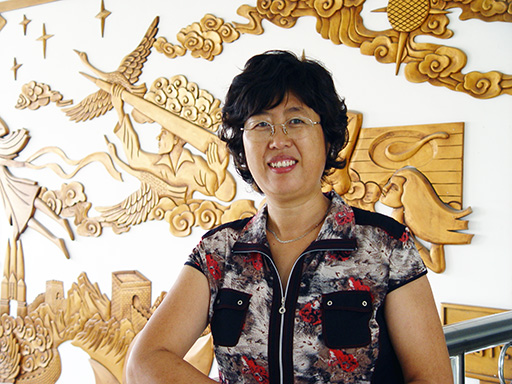 说明: http://www.newvision-optical.com/teacher-info/personal%20info/photo/liushujuan.JPG