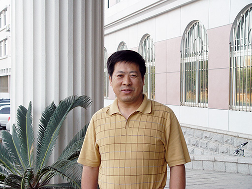 说明: http://www.newvision-optical.com/teacher-info/personal%20info/photo/yangguangyu.jpg